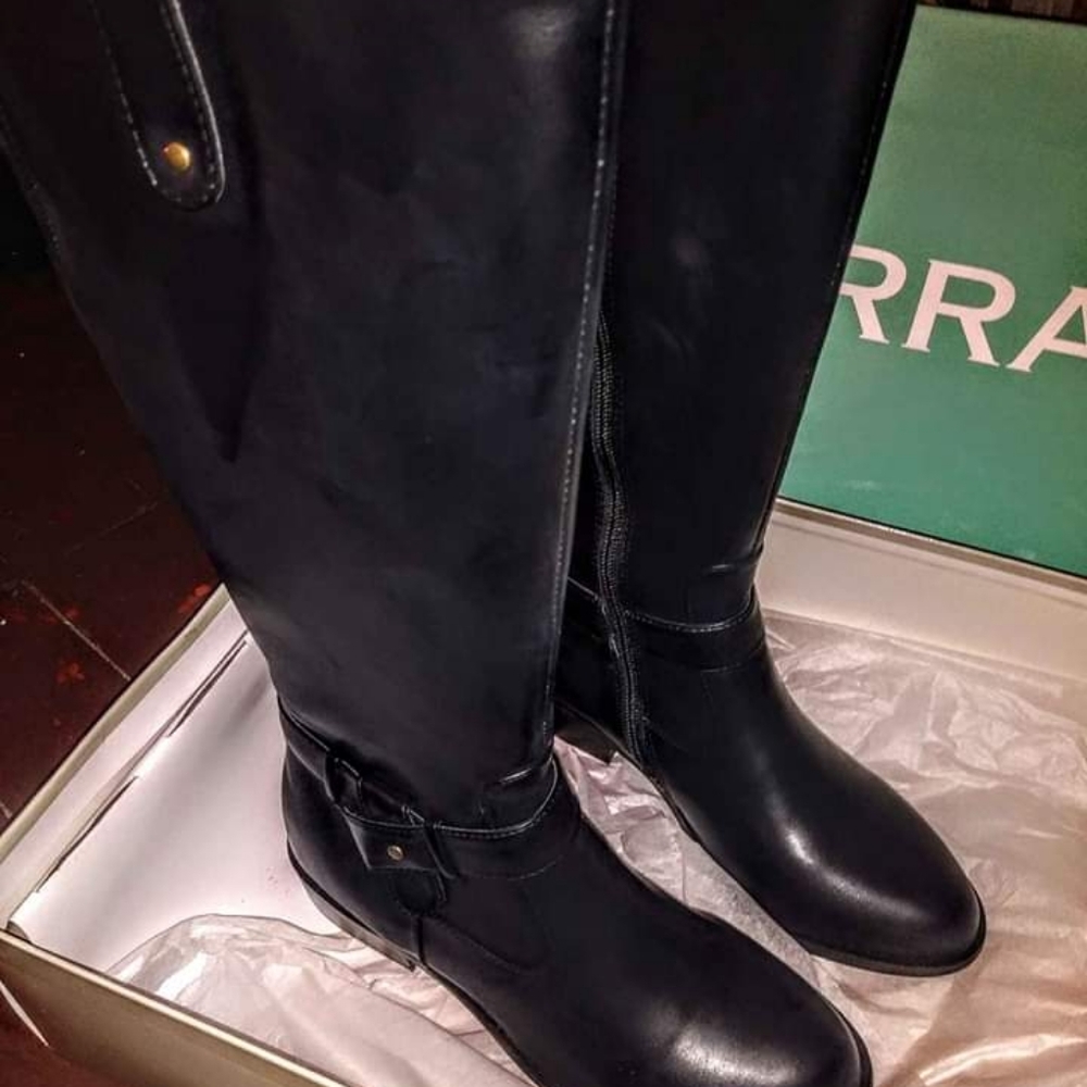 ARRAY BOOTS